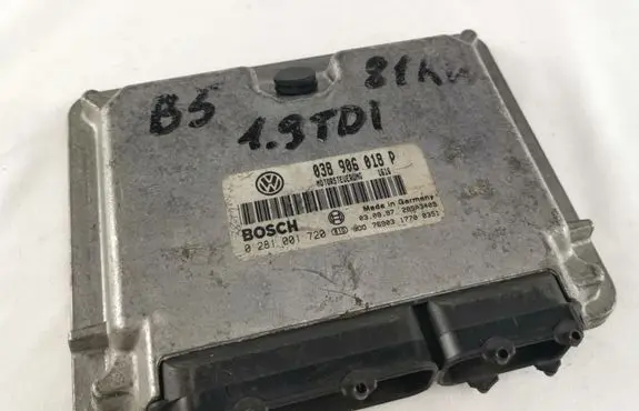 Volkswagen PASSAT B5 Engine control unit/module 038906018P 28SA3409 0281001720