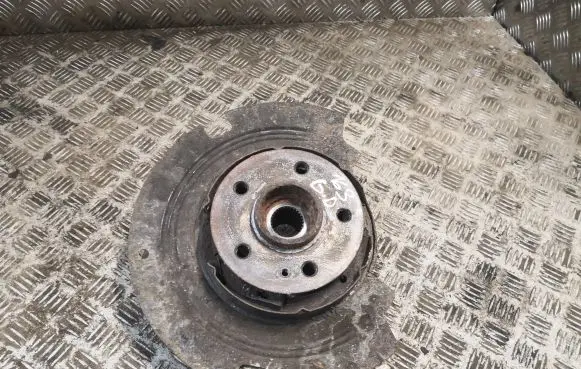 Mercedes-Benz ML W163 Rear wheel hub 1633500608 A1633500608