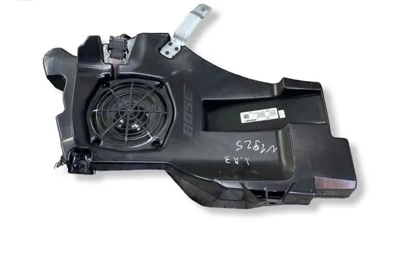 Audi A3 S3 A3 Sportback 8P Subwoofer speaker 8P4035382C 280354002 449089002