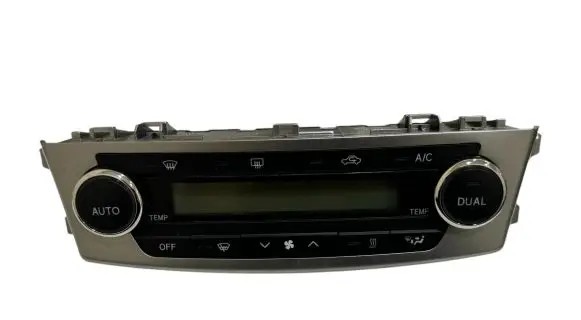 Toyota Avensis T270 Climate control unit 5590005500 E1066682
