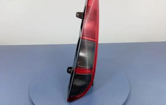 Ford Focus C-MAX Rear/tail lights 4M51-13404-F
