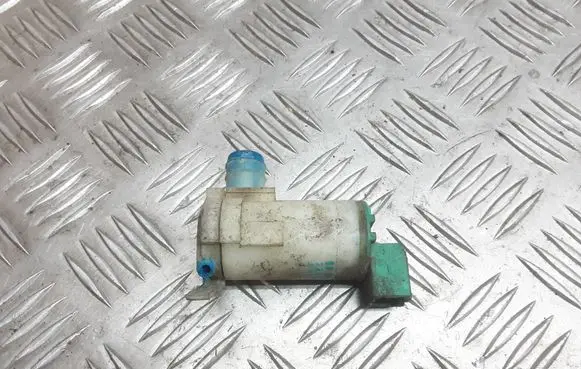 Nissan X-Trail T30 Windscreen/windshield washer pump 2224616A