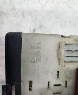 Ford Escort Fuse module 91A614A0736E