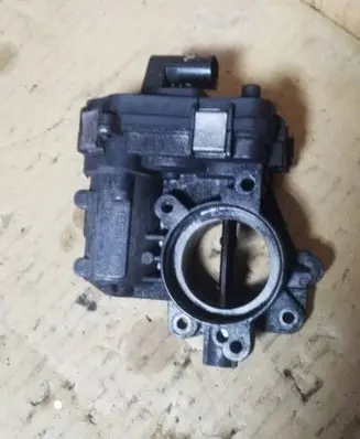Opel Zafira B Throttle valve 48CPD4 27852957