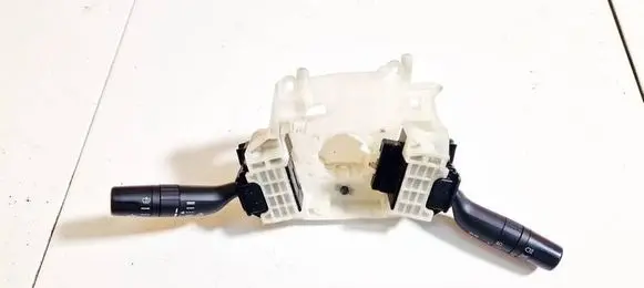 Wiper turn signal indicator stalk/switch
