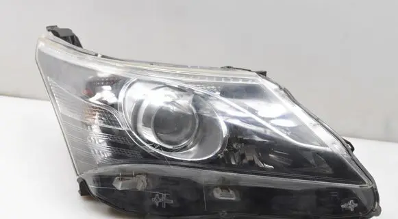 Toyota Avensis T270 Headlight/headlamp 1000017686
