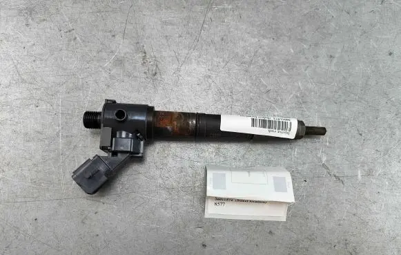Volvo XC40 Fuel injector 36011572
