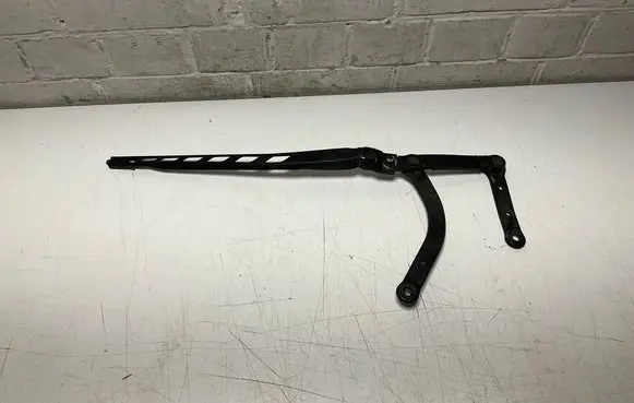 BMW 5 E60 E61 Front wiper blade arm 178261