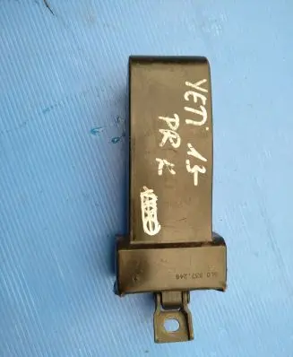 Skoda Yeti (5L) Front door check strap stopper 5L0837249