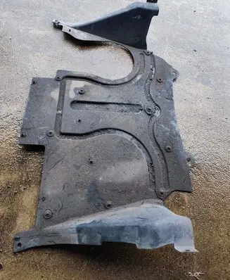 Chrysler 300 - 300C Engine splash shield/under tray 04806264AC