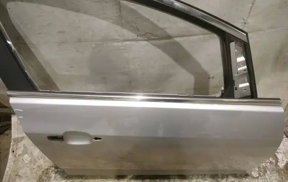 Opel Astra J Front door glass trim molding