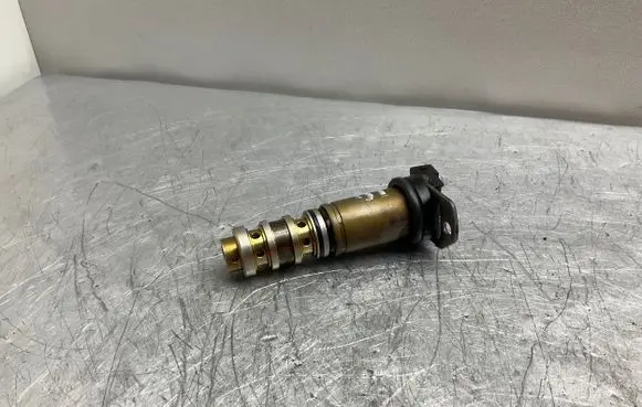 BMW X5 E70 Camshaft vanos timing valve 7561265 13150943