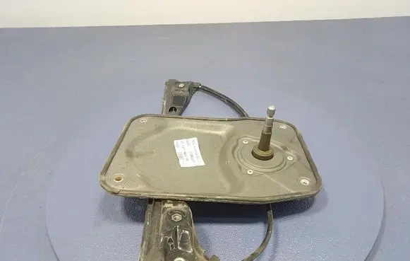 Skoda Fabia Mk2 (5J) Front door window regulator with motor 5J4837401