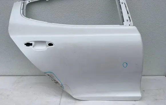 KIA Stinger Rear door