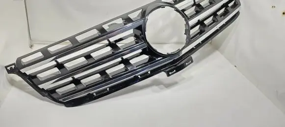 Mercedes-Benz ML W166 Front bumper upper radiator grill A1668800123