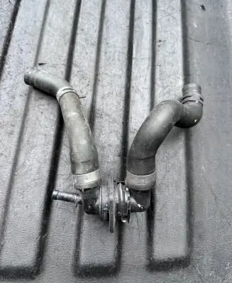 Mercedes-Benz E W213 Engine coolant pipe/hose A2138308900 A2138302105 S3000578