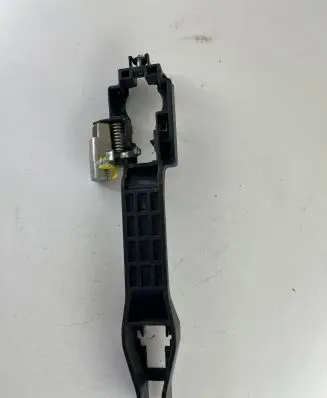 Mitsubishi L200 Front door exterior handle/bracket 
