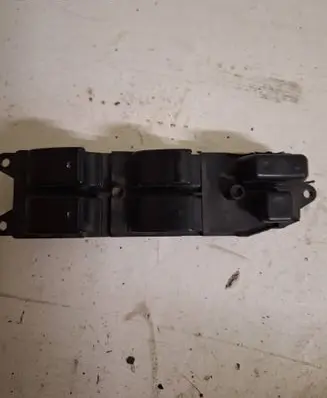 Toyota Avensis T250 Electric window control switch 37168A133B03 8482005100