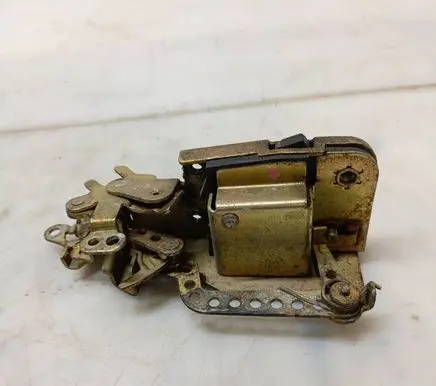 Volkswagen Transporter - Caravelle T4 Front door lock 701837015D