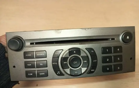 Citroen C5 Radio/CD/DVD/GPS head unit 9657312777