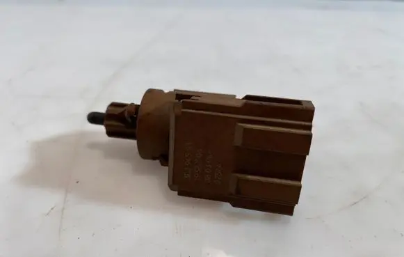 Audi A4 S4 B6 8E 8H Brake pedal sensor switch 3B0945511 19322006 02544