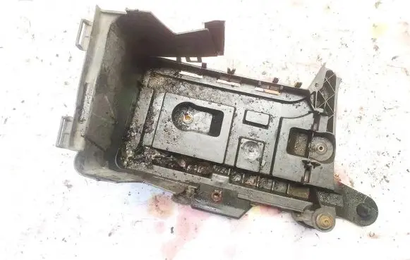 Volkswagen Golf Plus Battery box tray 1k0915333c