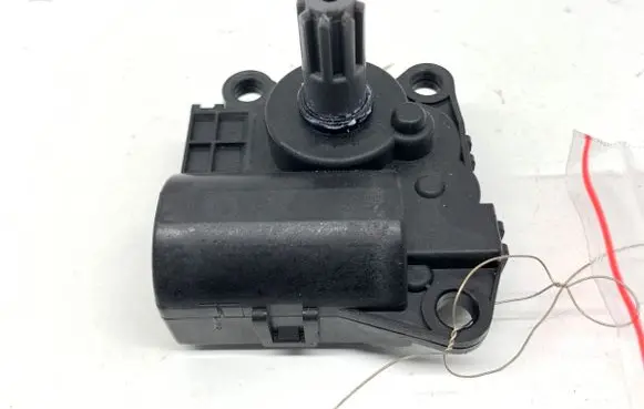Tesla Model Y Air flap motor/actuator 150064000A