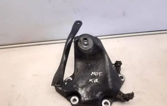 Lexus IS 220D-250-350 Engine mounting bracket