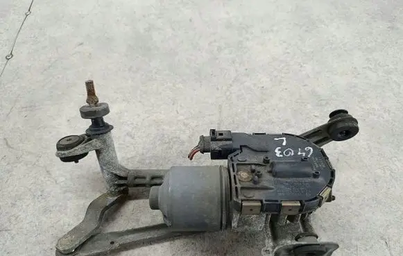 Seat Leon (1P) Front wiper linkage 