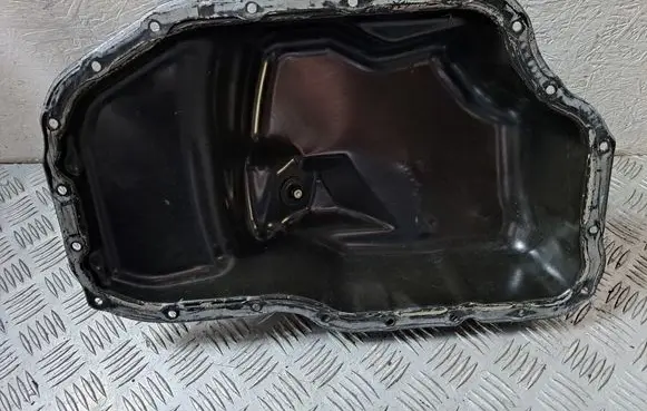 Toyota Corolla Verso AR10 Oil sump 121020R010