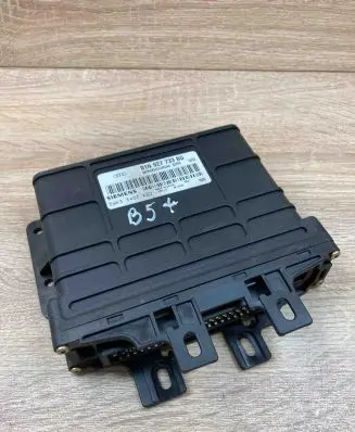 Volkswagen PASSAT B5.5 Gearbox control unit/module 01N927733BG 5WK33407