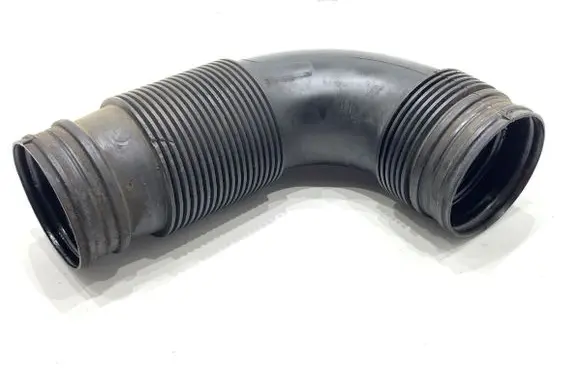 Volkswagen Scirocco Air intake hose/pipe 1K0129684