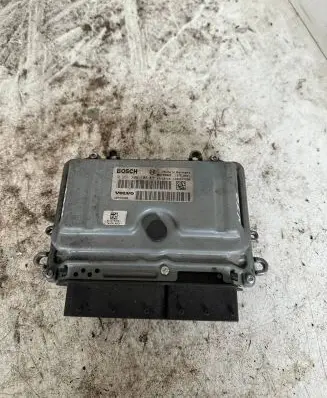 Volvo V70 Engine control unit/module 0261209108