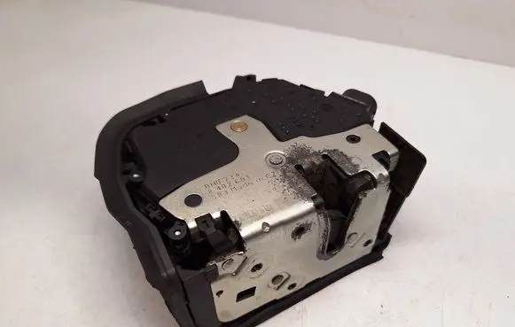 BMW X5 E53 Rear door lock 8402601 51228402601