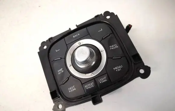Multifunctional control switch/knob