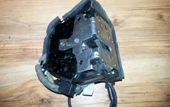 BMW 3 E46 Front door lock 