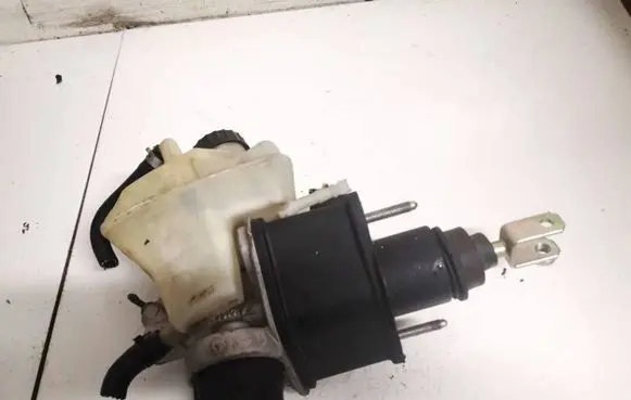 Master brake cylinder