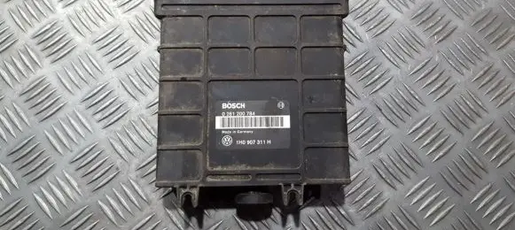 Volkswagen Golf III Engine control unit/module 0261200784 1h0907311h