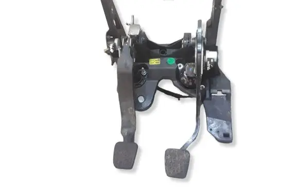 Chevrolet Cruze Pedal assembly 13337333