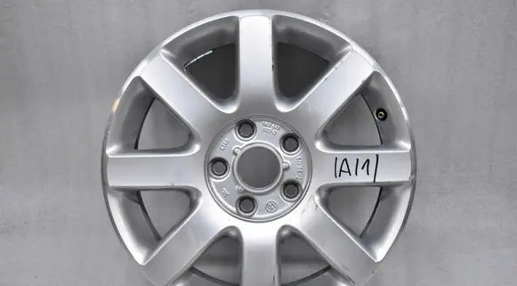 Volkswagen Golf VIII R16 alloy rim 