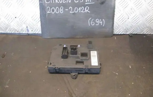 Citroen C5 Relay mounting block 
