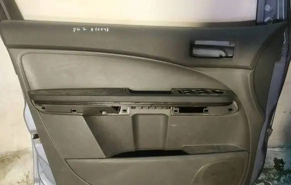Ford C-MAX I Front door card panel trim