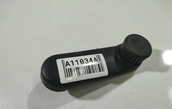 Renault Thalia I Front door window winding handle 7702201402