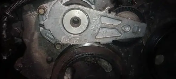 Mini One - Cooper R50 - 53 Generator/alternator belt tensioner 950757