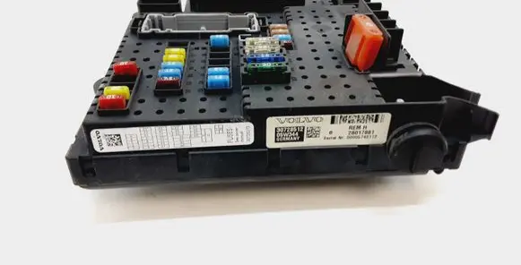 Volvo XC90 Fuse module 30728512