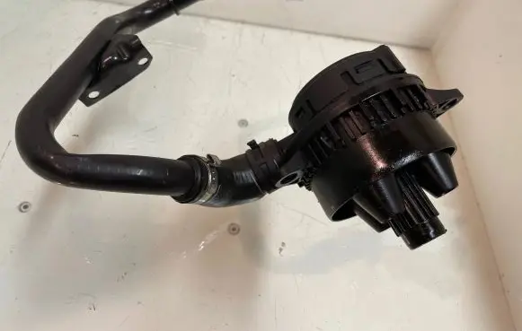 Breather/breather pipe/hose