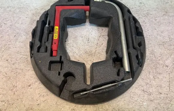 Audi A5 Tool set 8W0012109E