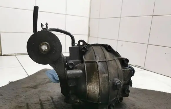 Suzuki Grand Vitara II Front differential 306D04233 TL43
