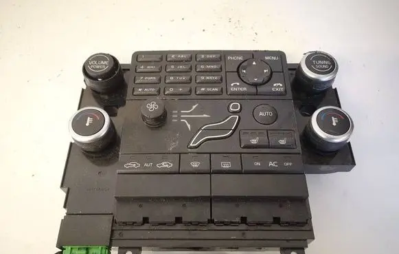 Volvo V70 Climate control unit 30782903