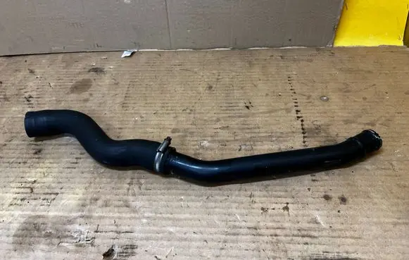 Porsche 911 996 Engine coolant pipe/hose 99610662554